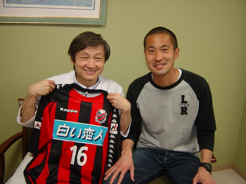 院長とプロサッカー選手